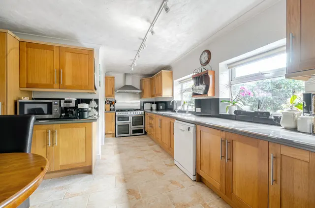 Old Shoreham Road, Lancing, BN15, photo 3