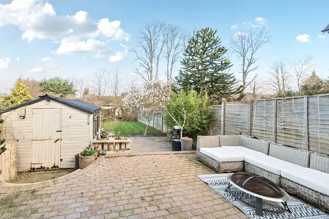 Photo 2 — Cross Way, Harpenden, AL5