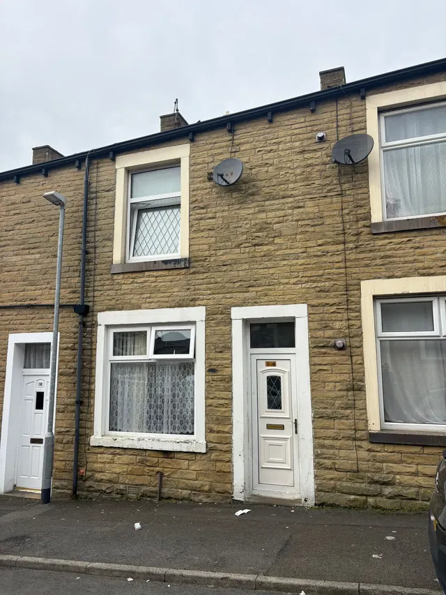 Holly Street, Burnley BB10 4AN, UK