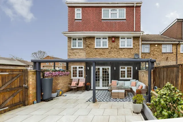 Haywards, Crawley, RH10, photo 1