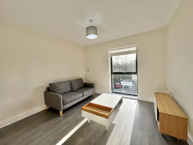Waterside House Woodley Headland, Peartree Bridge, MK6, photo 2