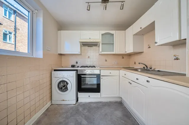Photo 3 — Longlands Road, Sidcup, DA15 7LG