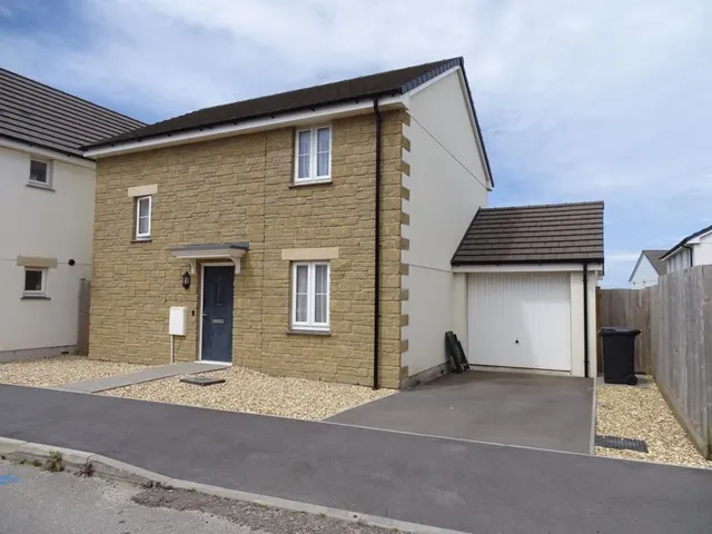 Chivilas Road, Camborne, photo 1
