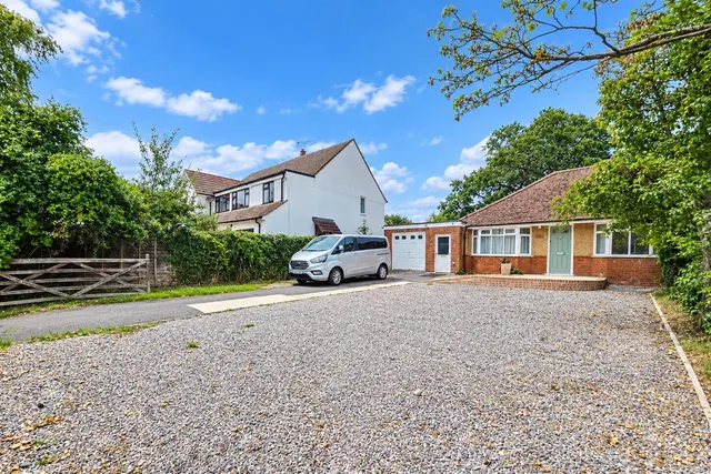 Hyde End Road, Spencers Wood, Reading, photo 1