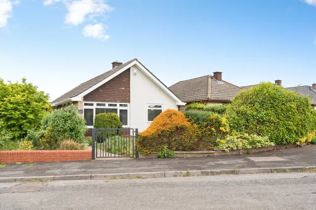 Milford Avenue, Wick, Bristol, photo 1