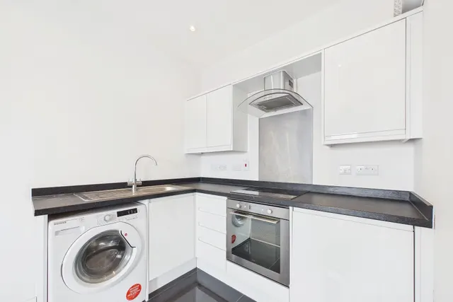 Bradley Court, Camberley, GU15, photo 3