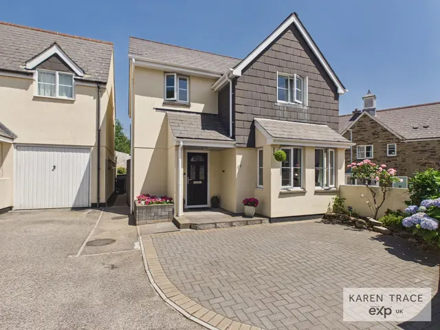 Lovering Road, Carclaze, PL25, photo 1