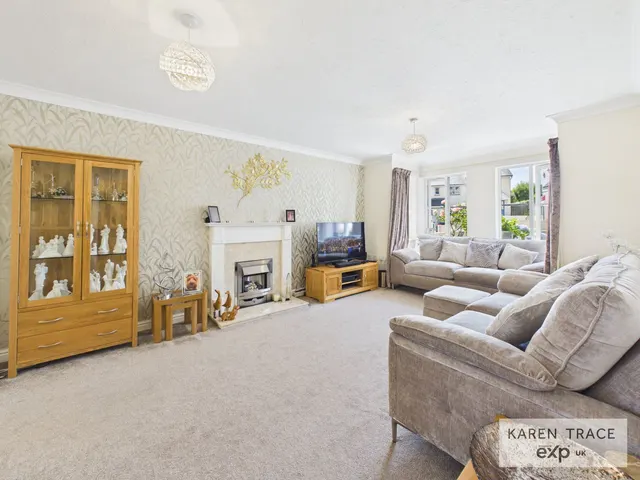 Lovering Road, Carclaze, PL25, photo 2