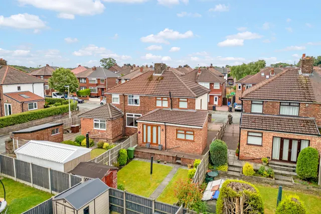 Photo 2 — Claremont Drive, Widnes, Widnes, WA8 9LX