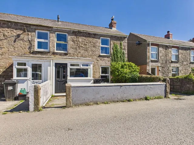 Jewells Terrace Four Lanes, Redruth, photo 1
