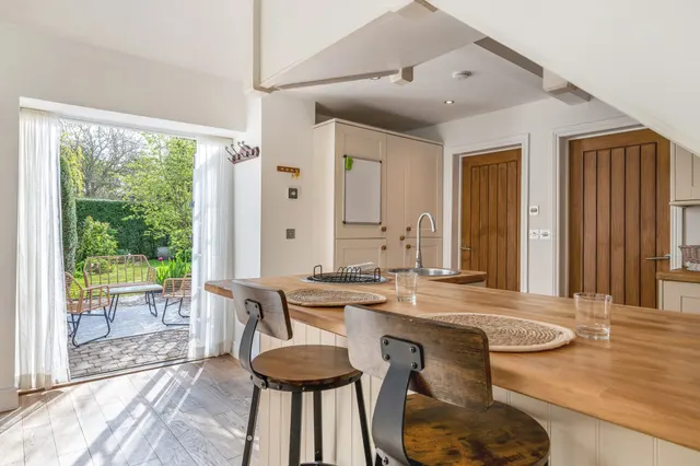 Photo 3 — The Granary Hook Road, North Warnborough, Hook, RG29 1EU