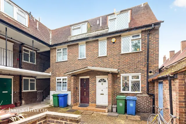 Penton Place, London, photo 1
