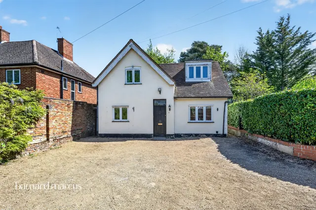 Woodcote Road, Epsom, KT18, photo 1