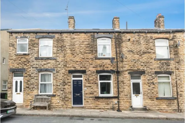 Clara Street, Farsley, LS28, photo 1