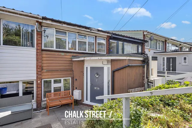 Dunster Crescent, Hornchurch, RM11, photo 1