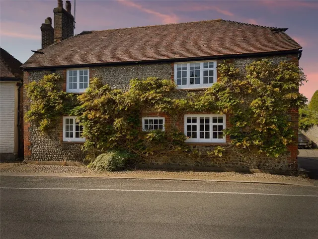 Angmering, BN16, photo 1