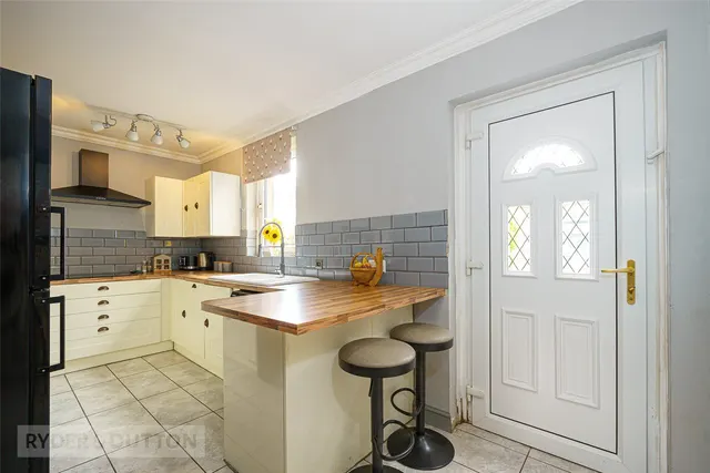 Hollin Avenue, Marsh, HD3, photo 2