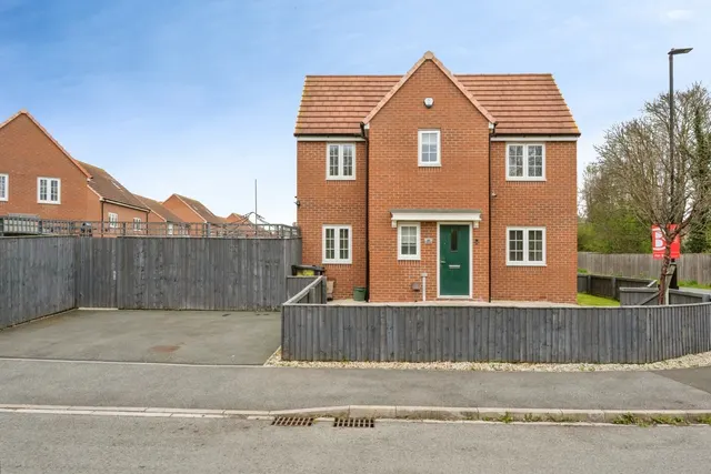 Clover Street, Woodlands, Doncaster, South Yorkshire, DN6 — photo 1