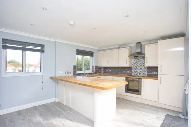 Manor Road, Deal, CT14, photo 3