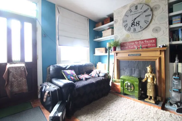 Photo 2 — Cowper Street, Luton LU1 3SQ
