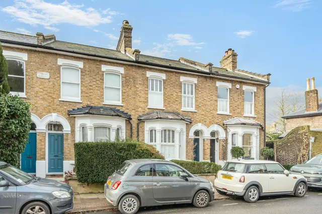 Gentlemans Row, Enfield, photo 1
