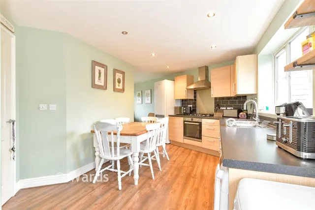 Baryntyne Crescent, Rochester, ME3, photo 3