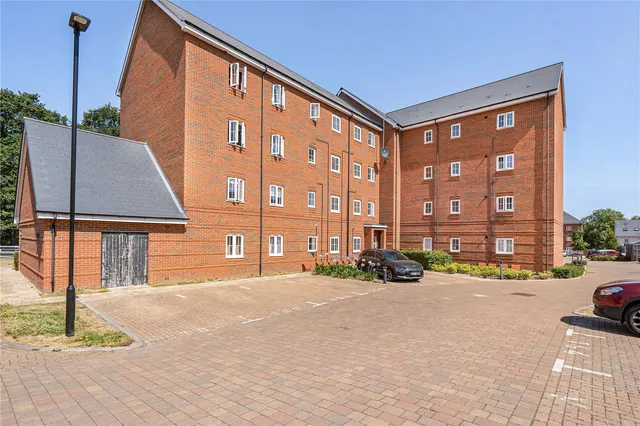 Masterson Close, Wellesley, GU11, photo 1