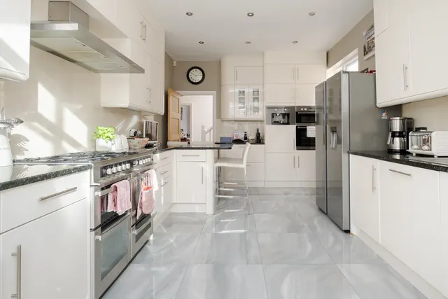 Photo 3 — Beech Drive, LONDON, N2