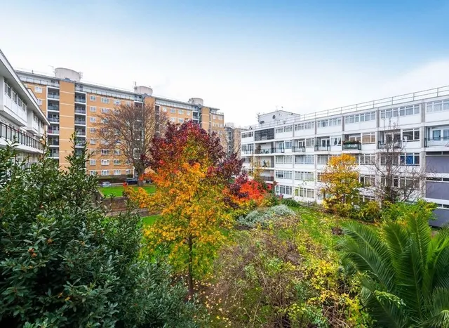 Churchill Gardens, Pimlico, SW1V, photo 1