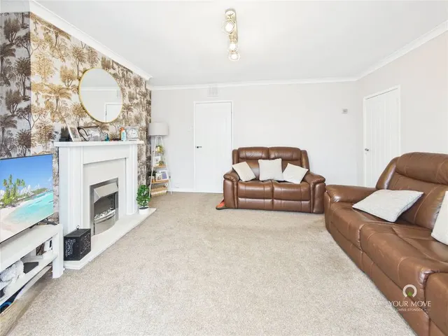 The Crescent, Whickham, NE16, photo 3