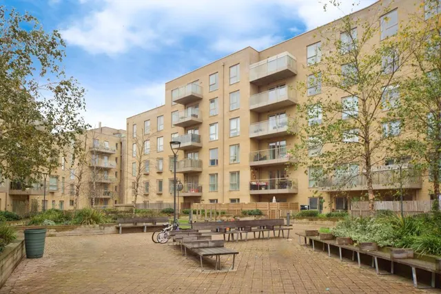 Winchelsea Road, London, NW10, photo 2