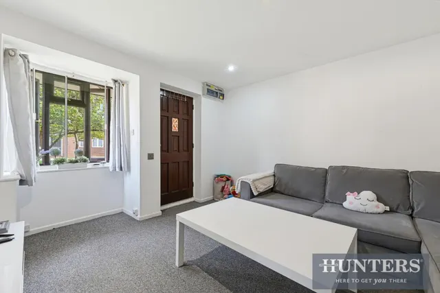 Pickwick Close, Hounslow, TW4, photo 2