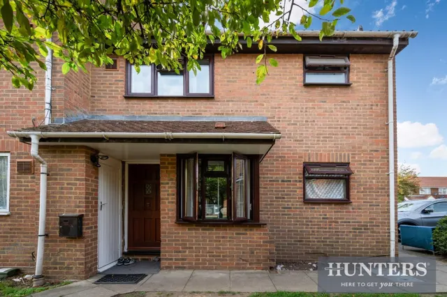 Pickwick Close, Hounslow, TW4, photo 1