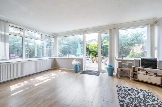 Longlands Road, East Wittering, PO20, photo 2