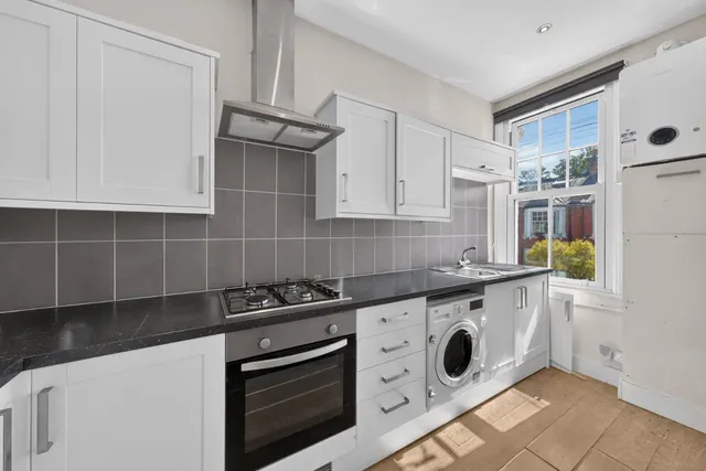 Cambray Road, London, SW12, photo 3