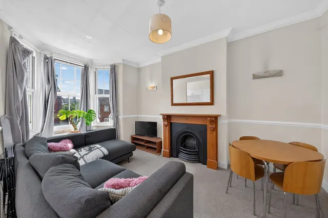 Cambray Road, London, SW12, photo 1