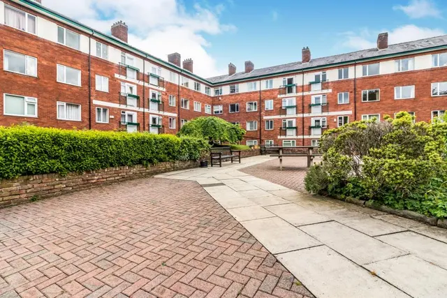 Eccles New Road, Salford, M5, photo 1