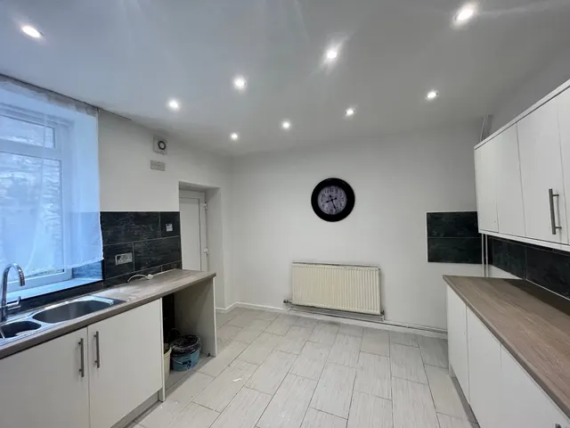 Photo 3 — Midland Terrace; Buxton. SK17
