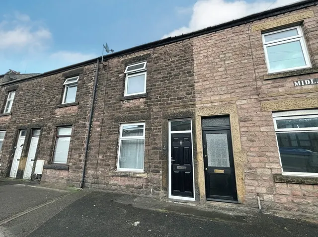 Midland Terrace; Buxton. SK17, photo 1