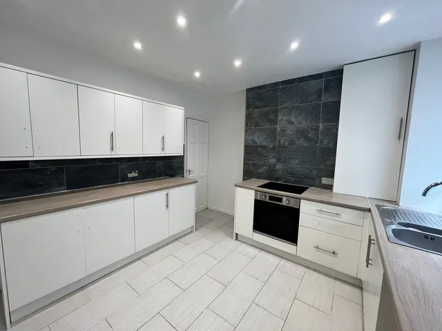 Photo 2 — Midland Terrace; Buxton. SK17