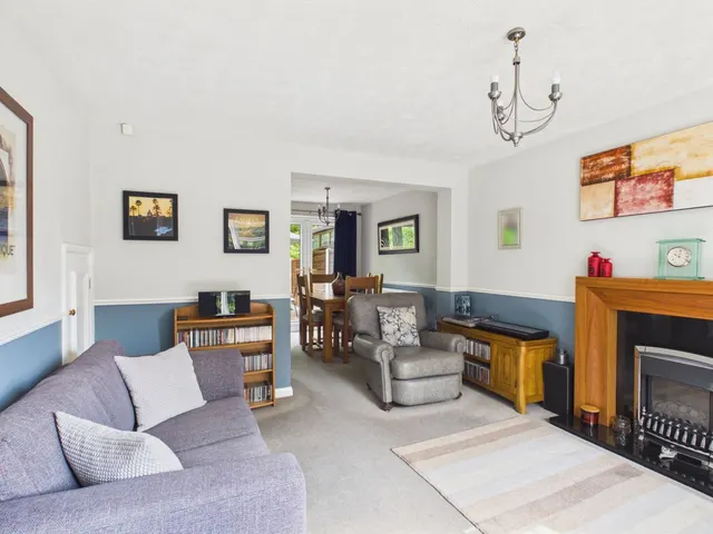 Churchfields, Audenshaw, M34, photo 3