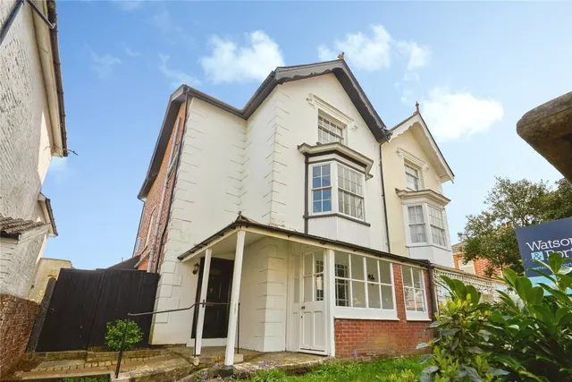 St. Johns Road, Newport, PO30, photo 1