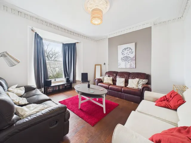Photo 3 — Cheltenham Place, Greenbank