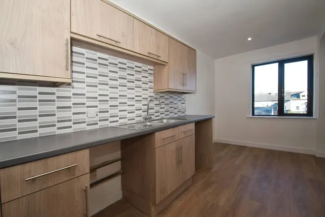 Photo 3 — Caernarvon Court, Conway Road, Cardiff, CF11