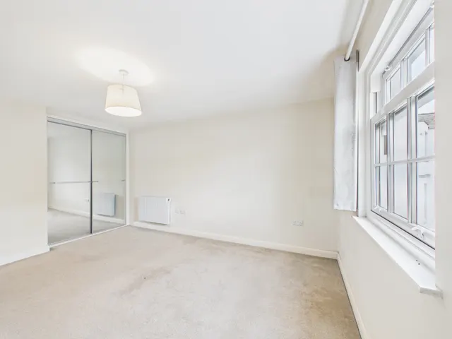 Photo 2 — Flat 11, 10 Portland Street, Cheltenham, GL52 2PB