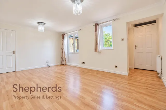 Turners Hill, Cheshunt, EN8, photo 3