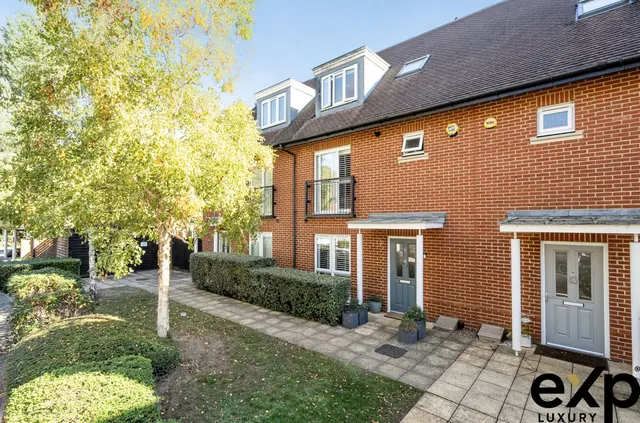 Priddy Place, Redhill, RH1, photo 3