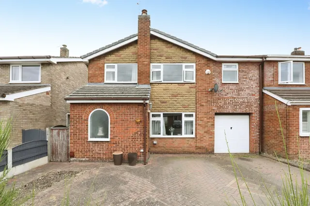 Pear Tree Drive, Wincham, CW9, photo 2