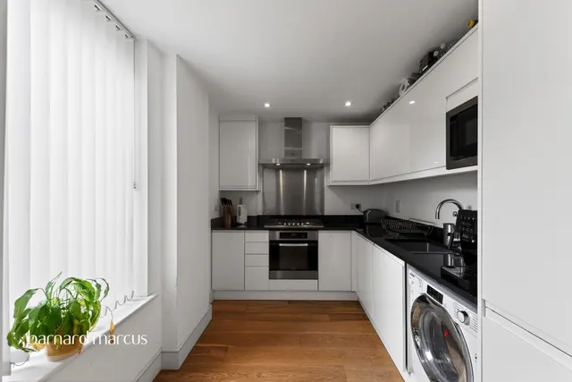 Alton Road, London, SW15, photo 3
