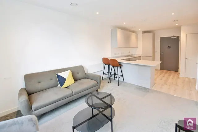Wharf End, Trafford Park, M17, photo 3
